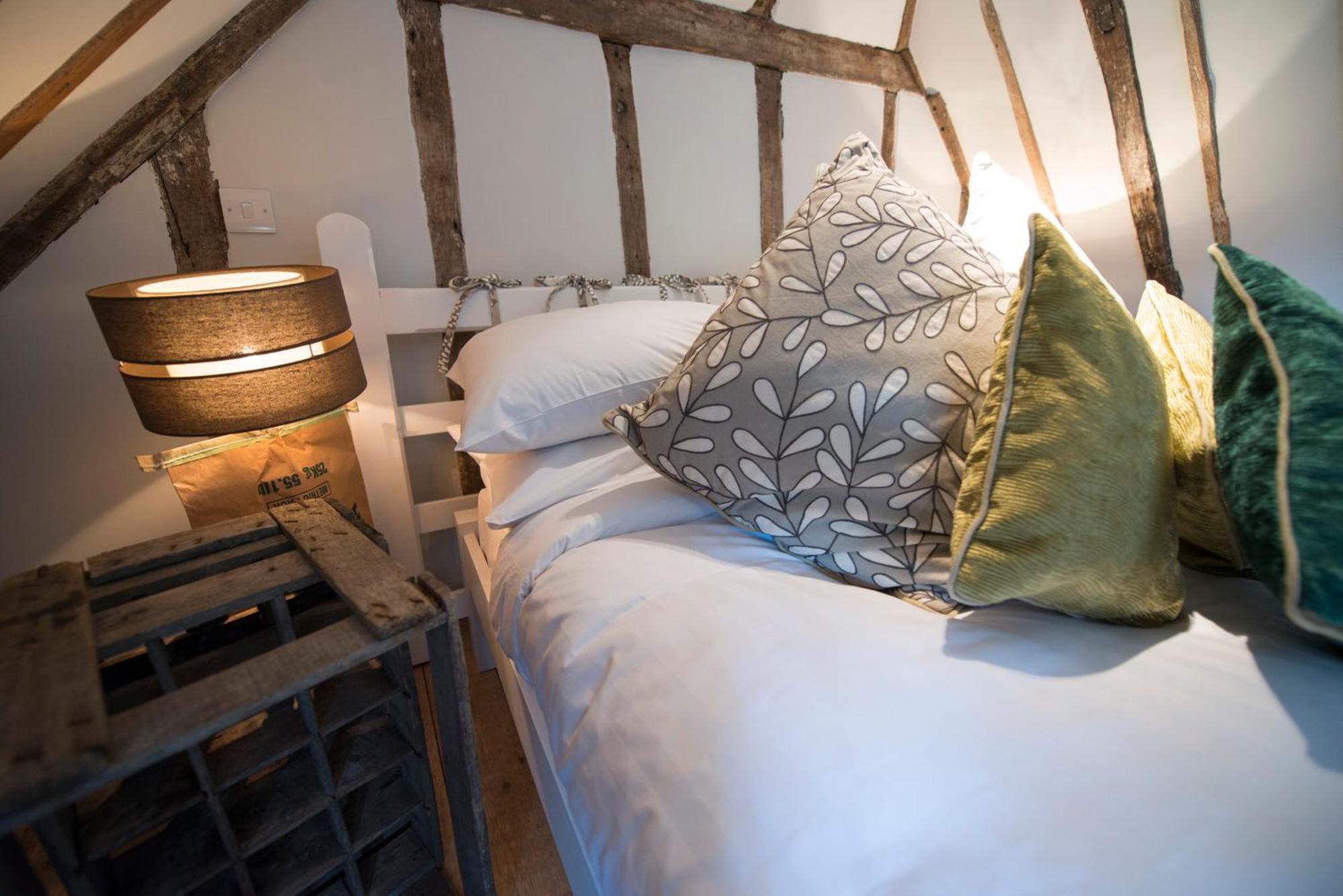 The Woolpack Inn Wavehorne Номер фото